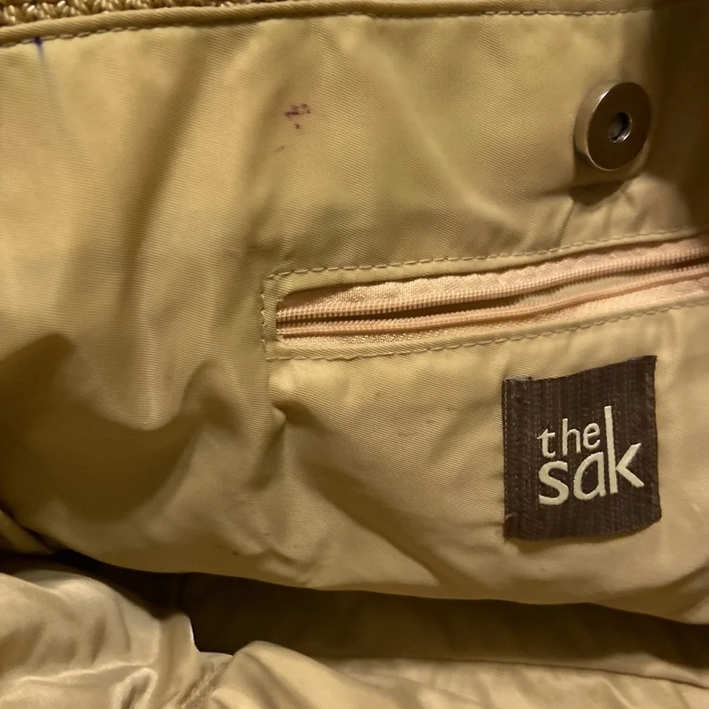 The Sak Crochet Tote with Pink Appliqué EC, perfect for Spring! - Picture 9 of 14